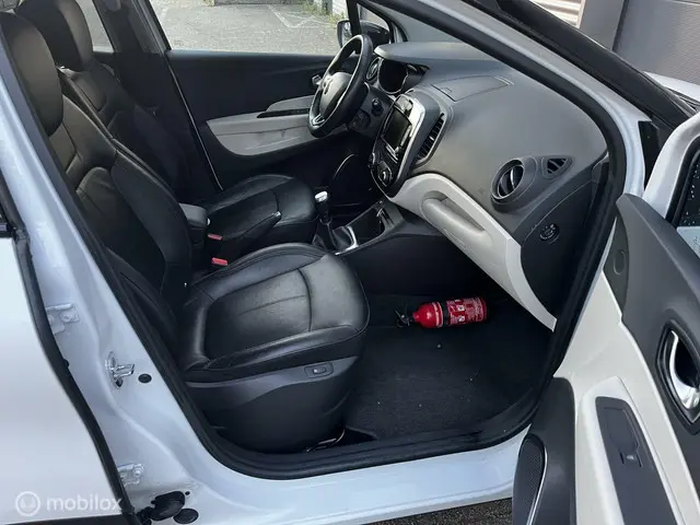 Renault Captur 0.9 TCe LEER/NAVI/CRUISE/SCHADE 2017 Benzine 8