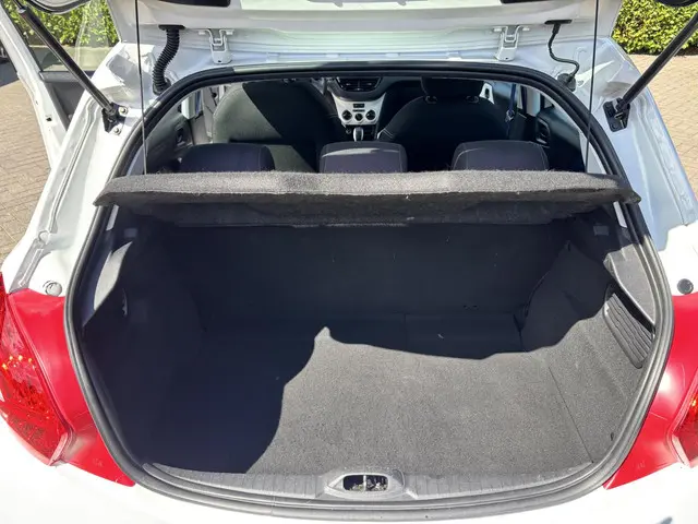 Peugeot 208 1.0 VTi LIKE Nieuwe motor!!!!! 2014 Benzine 10