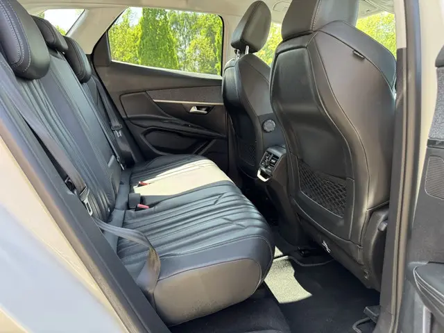 Peugeot 3008 1.2 PureTech Allure Automaat 2017 Benzine 6