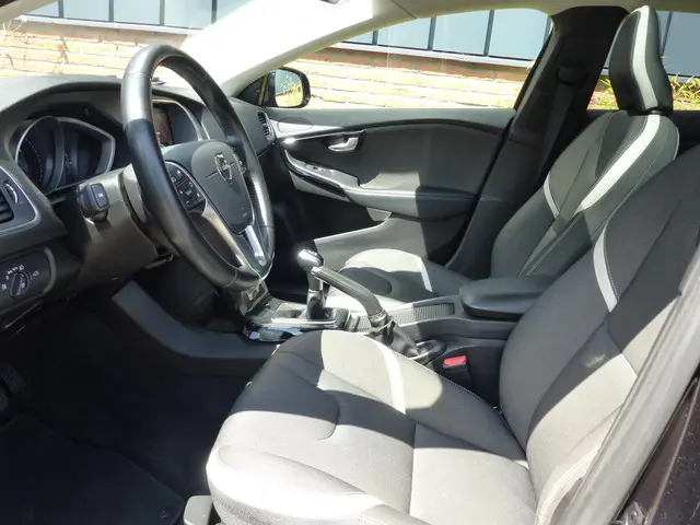 Volvo V40 T3 Dynamic Edition 2019 Benzine 13
