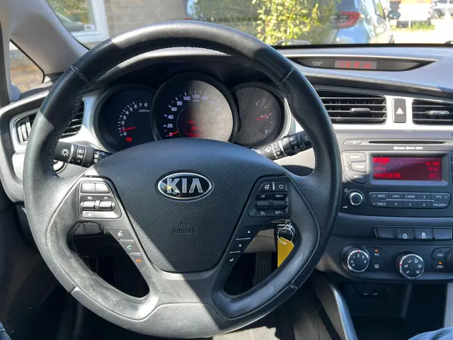 Kia cee'd Sportswagon 1.6 GDI ComfortLine 2015 Benzine 16