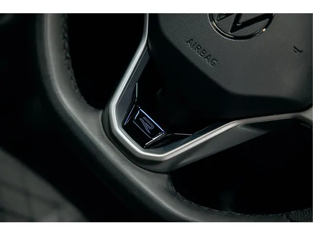 Volkswagen Passat R-Line Diesel 2024 Diesel 23