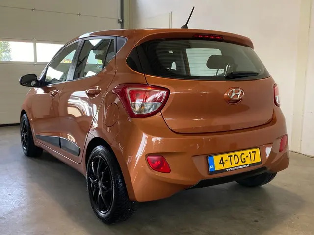 Hyundai i10 1.0i i-Motion Comfort Plus 2014 Benzine 3