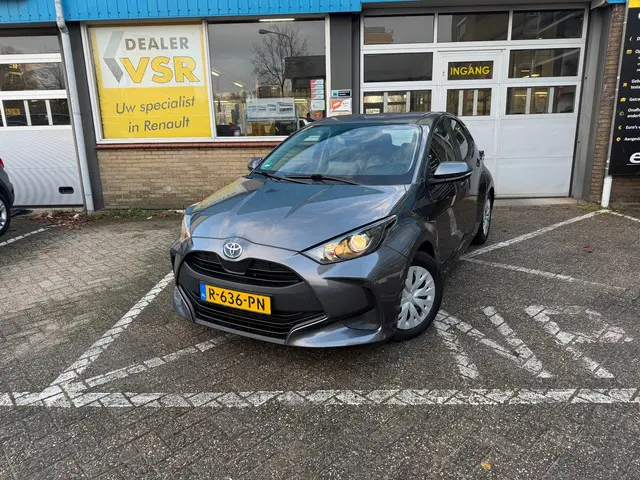 Toyota Yaris 1.5 Hybrid Active 2022 Hybride Benzine 4