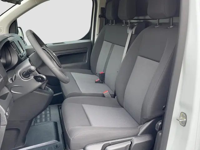 Toyota ProAce Worker 2.0 D-4D Live Long 2023 Diesel 2