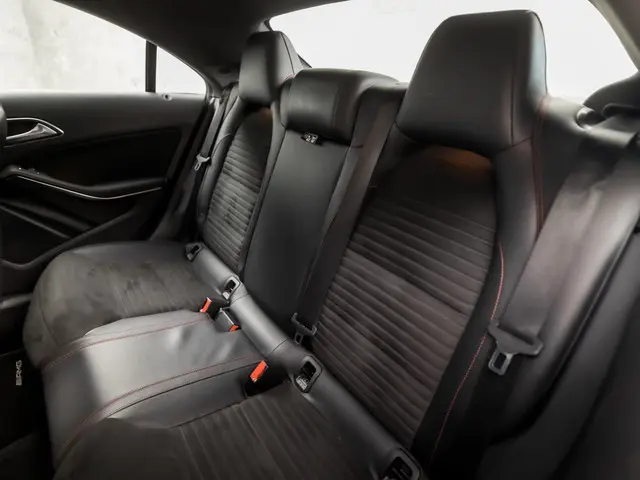 Mercedes-Benz CLA 180 AMG Edition 1 2014 Benzine 15