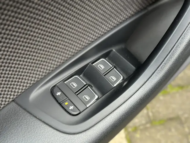 Audi A6 Avant 2.0 TFSI quattro S-Line 2018 Benzine 26