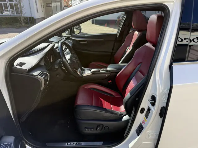 Lexus NX 300h AWD F Sport Line 2014 Hybride Benzine 8