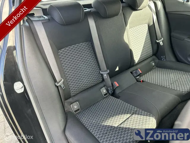 Opel Astra 1.0 Business Executive 2017 Benzine 6