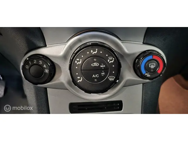 Ford Fiesta 1.25 zeer nette auto 2013 Benzine 13