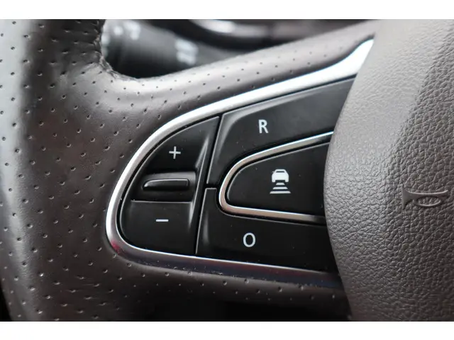 Renault Espace 1.8 TCe Initiale Paris 7p. 2019 Benzine 33