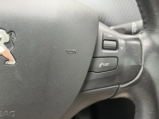 Peugeot 2008 1.2 PureTech Blue Lion 2017 Benzine 20