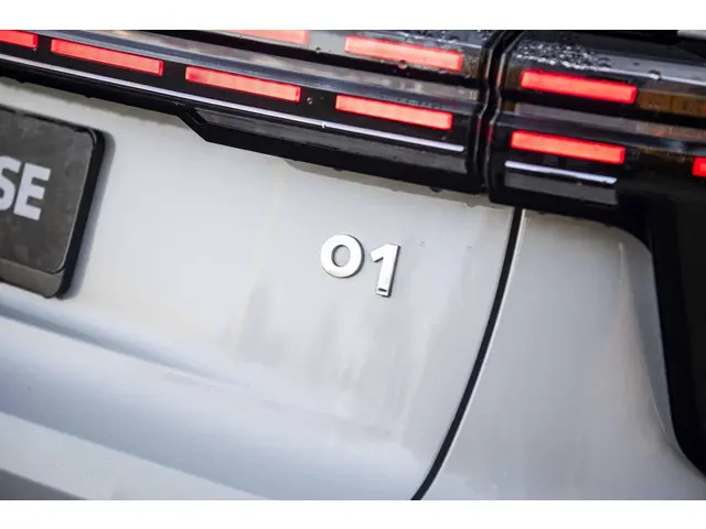 Lynk & Co 01 1.5 Plug-in Hybrid Core 2025 Hybride Benzine 31