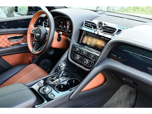 Bentley Bentayga 4.0 V8 First Edition 2021 Benzine 11