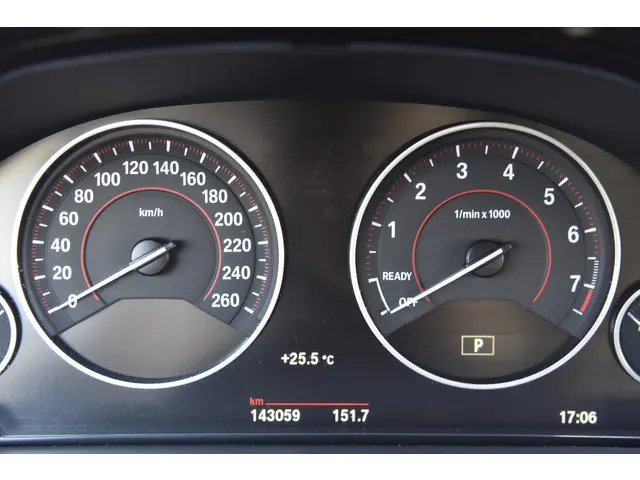 BMW 3 Serie Touring 320i High Executive 2017 Benzine 22