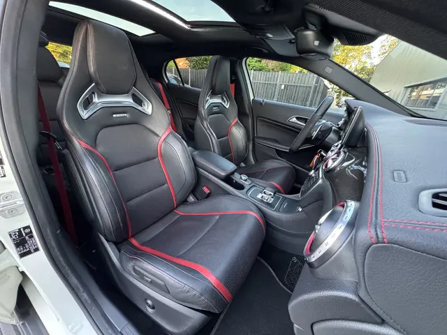 Mercedes-Benz GLA AMG 45 4MATIC 2014 Benzine 7