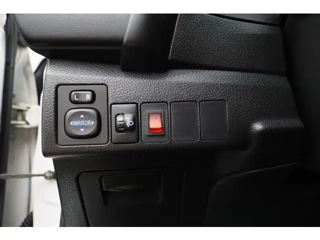 Toyota Auris 1.8 Hybrid Lease Pro 2015 Hybride Benzine 26