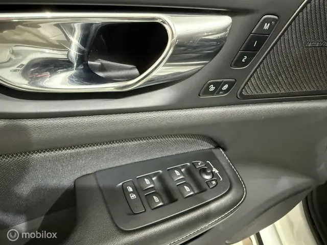 Volvo V60 2.0 T5 R-Design Car-Play 2019 Benzine 14