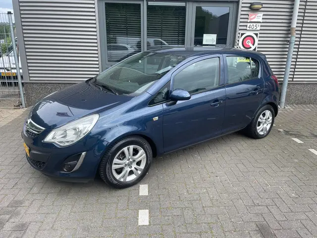 Opel Corsa 1.4-16V Anniversary Edition 2013 Benzine 2