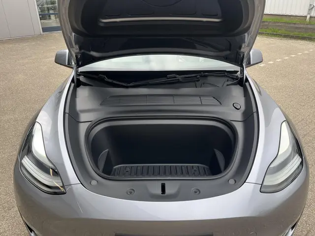 Tesla Model Y Long Range AWD 75 kWh 2023 Elektrisch 38
