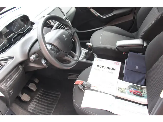 Peugeot 208 1.2 PureTech Active 2017 Benzine 23