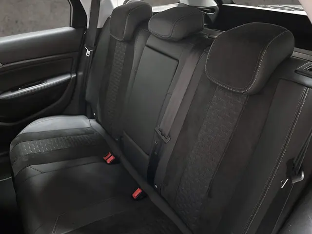 Peugeot 308 SW 1.2 PureTech Allure Sport 2021 Benzine 12