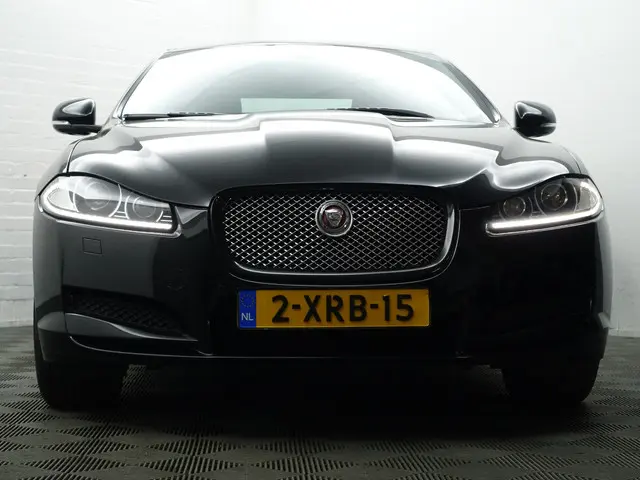 Jaguar XF 2.0 Portfolio Aut- 2014 Benzine 24