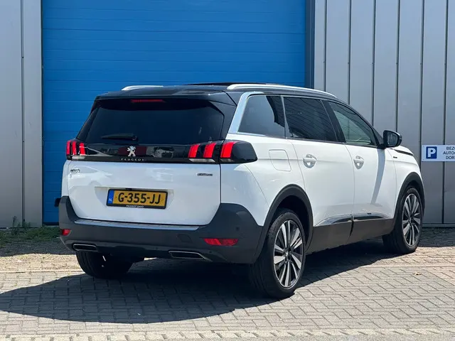 Peugeot 5008 1.2 PureTech PANO GT-Line 7 p 2019 Benzine 9