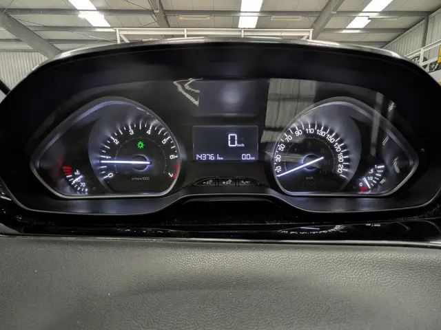 Peugeot 208 1.2 PureTech Blue Lease 2016 Benzine 17