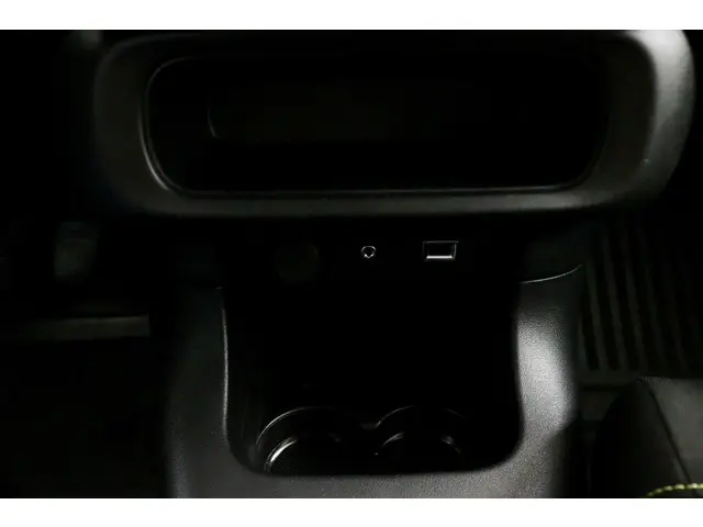 Citroën C3 1.2 PureTech Feel 105g wit 2017 Benzine 26