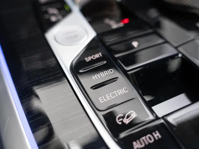 BMW X5 xDrive50e 2023 Hybride Benzine 36