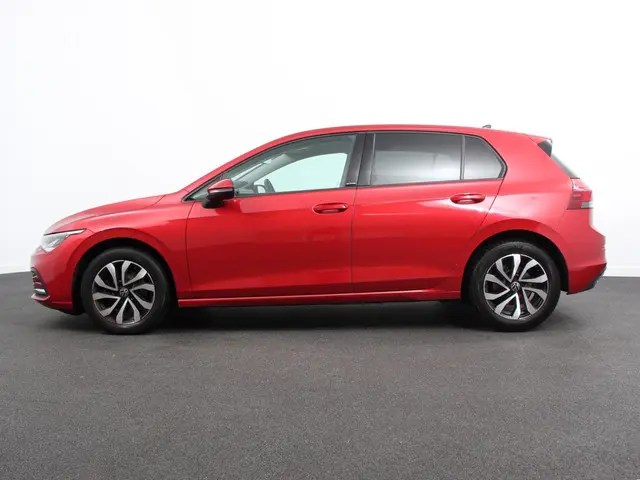 Volkswagen Golf 1.0 eTSI 110pk DSG Active 2022 Benzine 10