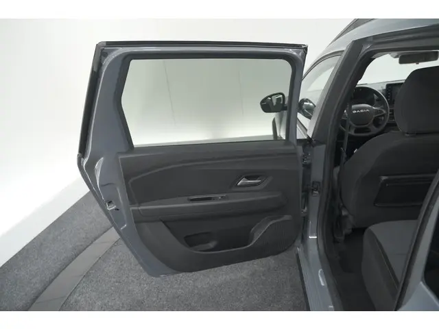 Dacia Jogger TCe 110 Extreme 2025 Benzine 71