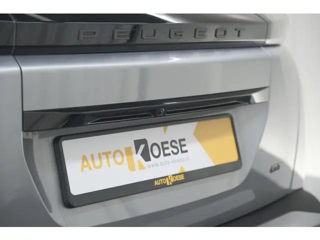 Peugeot 2008 PureTech 130 EAT8 GT 2024 Benzine 23