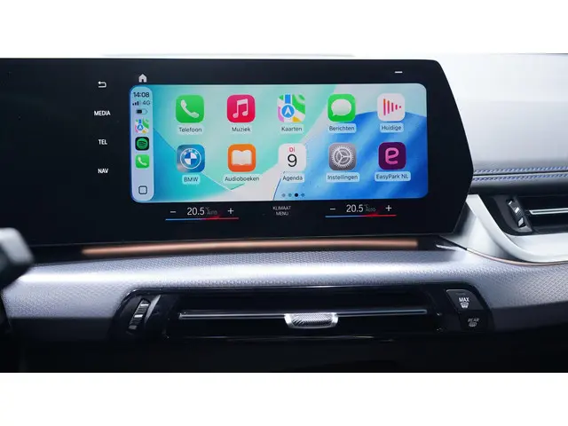 BMW iX1 xDrive30 Launch Edition 67 kWh 2024 Elektrisch 32