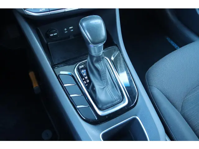 Hyundai IONIQ 1.6 GDi I-MOTION AUT. 2017 Hybride Benzine 16