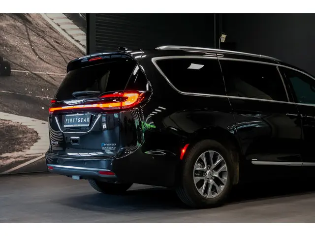 Chrysler Pacifica 3.6 V6 Hybrid 2023 Benzine 9