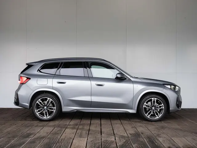BMW X1 sDrive18i 2022 Benzine 4