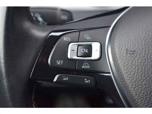 Volkswagen Golf 1.4 TSi Highline 2016 Benzine 24