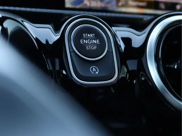 Mercedes-Benz A-Klasse 200 AMG-line 2019 Benzine 45