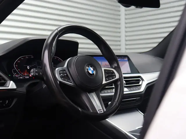 BMW 3 Serie Touring 320i 2021 Benzine 14