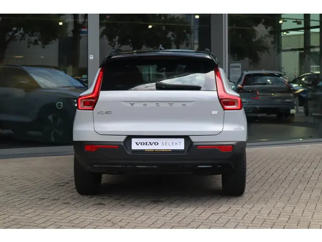 Volvo XC40 1.5 T4 Recharge R-Design 2021 Hybride Benzine 8