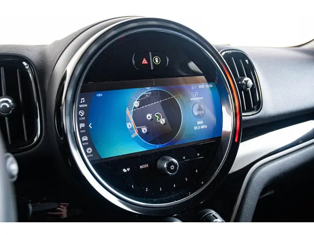 MINI Countryman Cooper SE ALL4 2022 Hybride Benzine 46