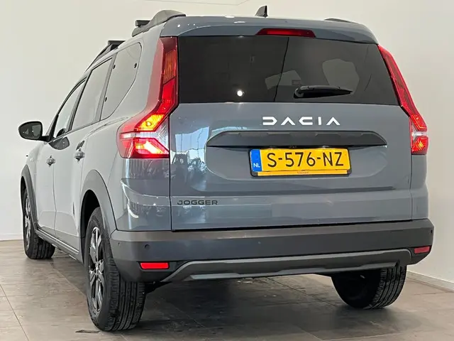 Dacia Jogger 1.0 TCe 110 Extreme 7p. 2023 Benzine 4