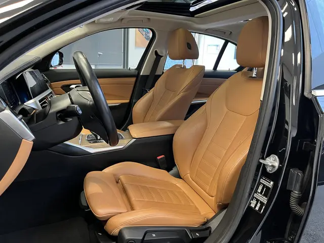 BMW 3 Serie 320i Luxury High Executive 2020 Benzine 4