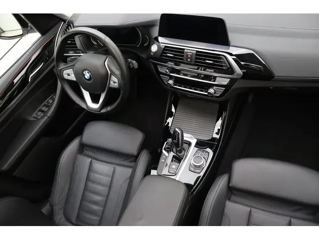 BMW X3 xDrive20i High Executive 2021 Benzine 13