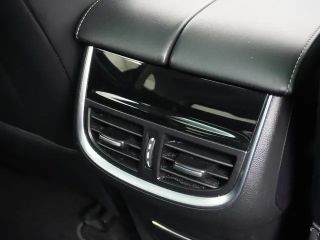 MG Marvel R Luxury 70 kWh 2022 Elektrisch 23
