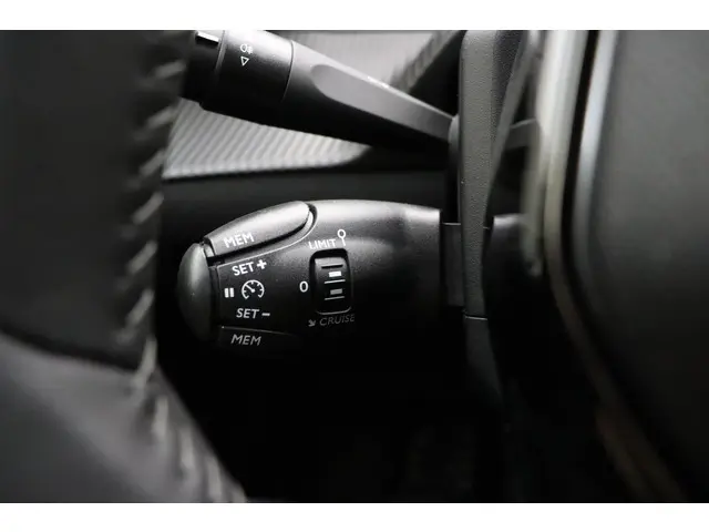 Peugeot 208 1.2 PureTech Active Pack 2023 Benzine 28