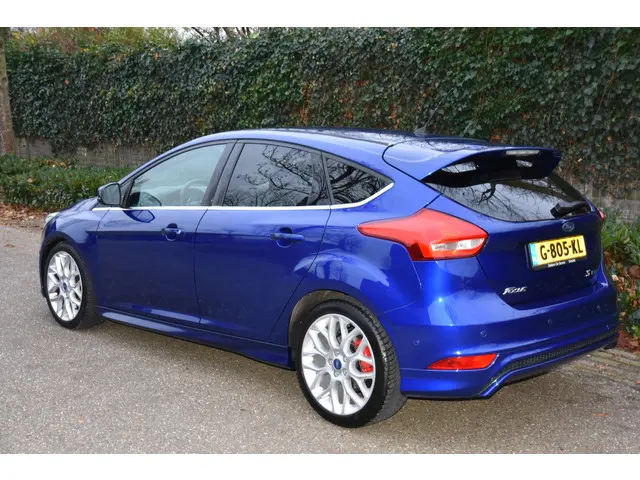 Ford Focus 1.0 First Edition 2015 Benzine 4