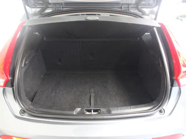 Volvo V40 2.0 T3 Nordic+ 2016 Benzine 36